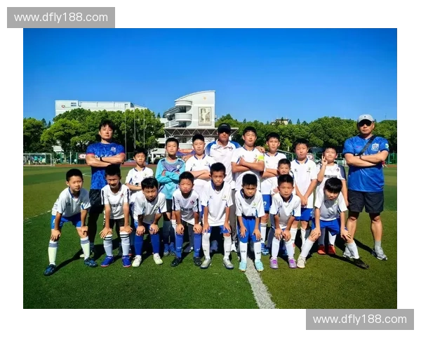 今晚足球联赛精彩对决：各大强队角逐激烈争夺榜首位置